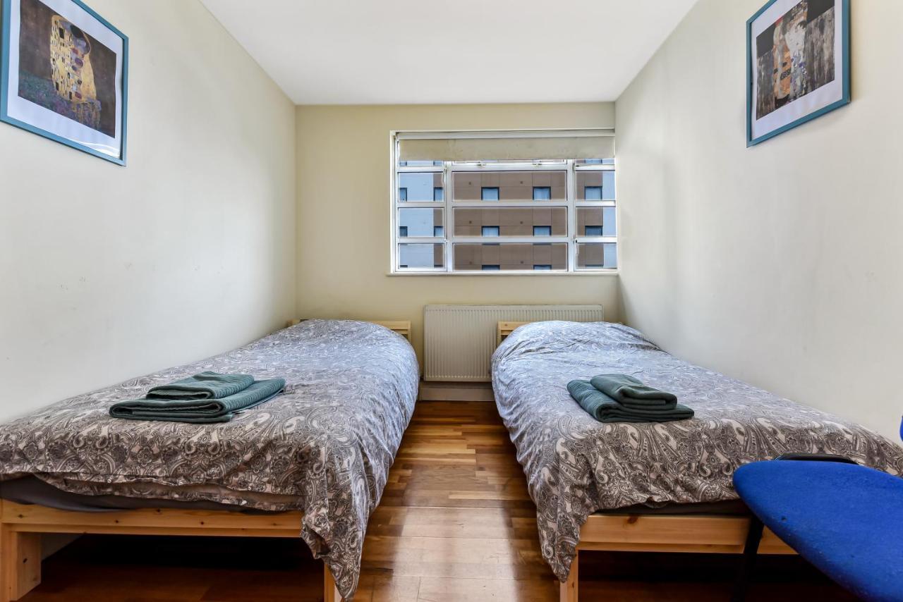 Spacious 2 Bedroom Apartment In Ealing Broadway Bagian luar foto